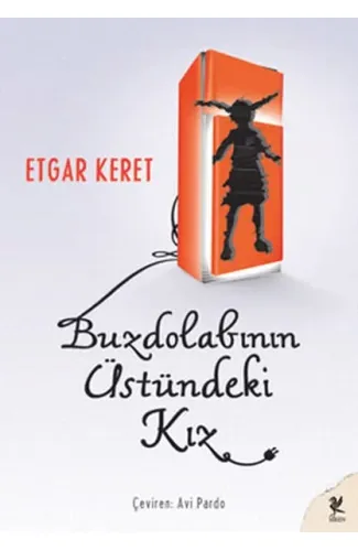 Buzdolabının Üstündeki Kız